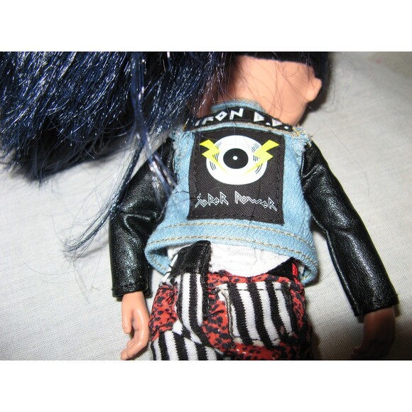 MGA LOL Surprise OMG Remix Punk Grrrl Girl Doll With Full Outfit - Picture 3 of 4